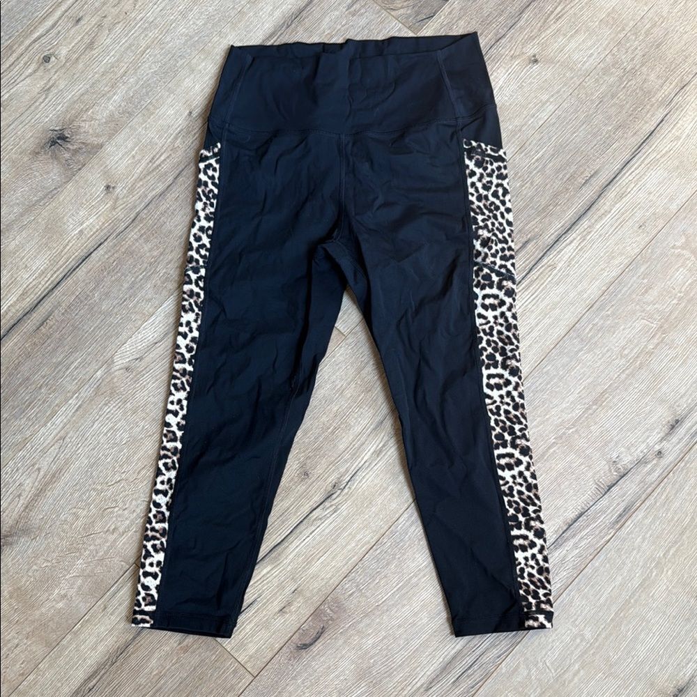 ZYIA Black and Brown Leggings with Leopard Print capri animal print 8-10 - Picture 2 of 4